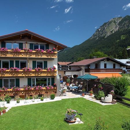 Alpenflair Ferienwohnungen Gaestehaus Tepferdt Oberstdorf Exterior foto