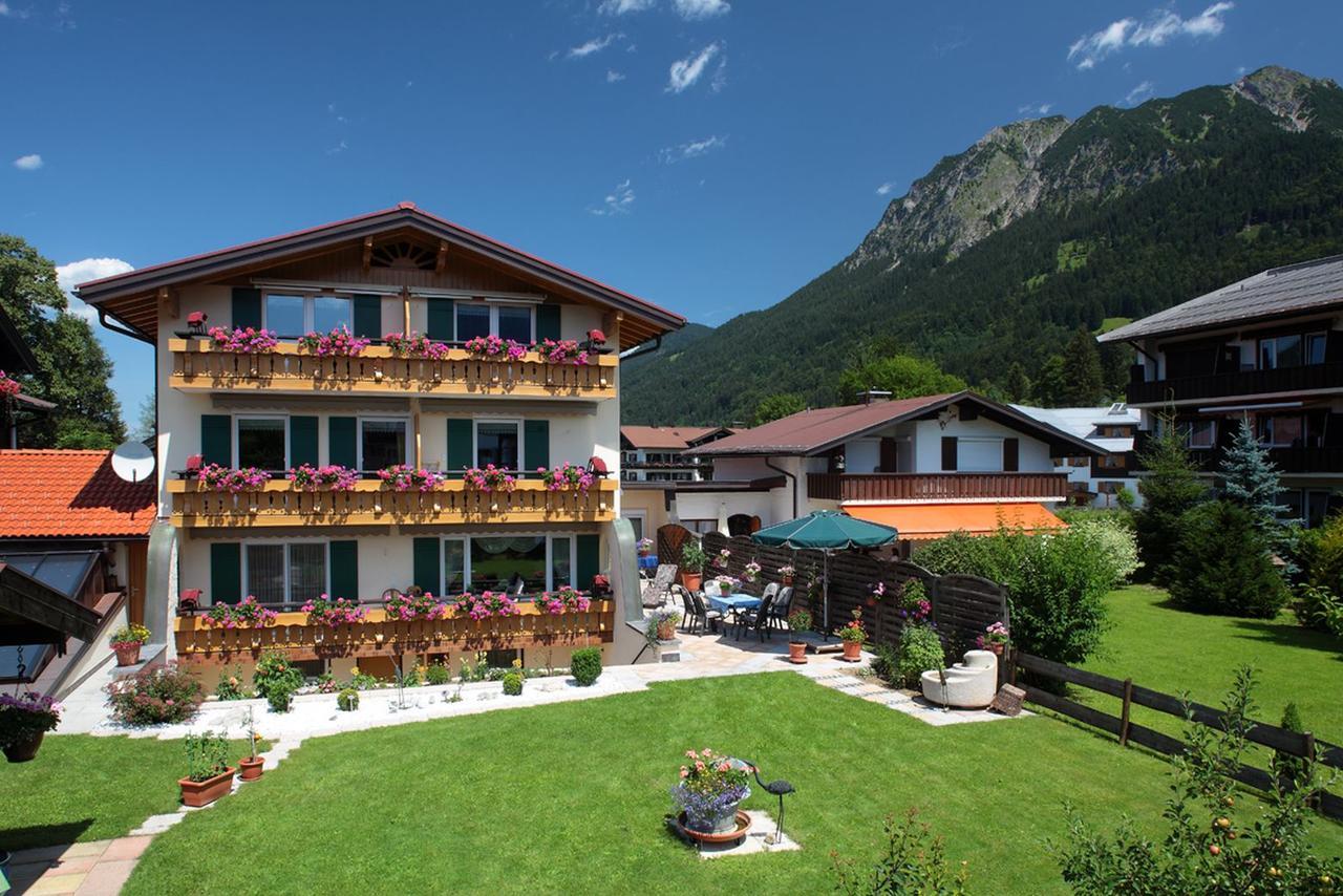 Alpenflair Ferienwohnungen Gaestehaus Tepferdt Oberstdorf Exterior foto