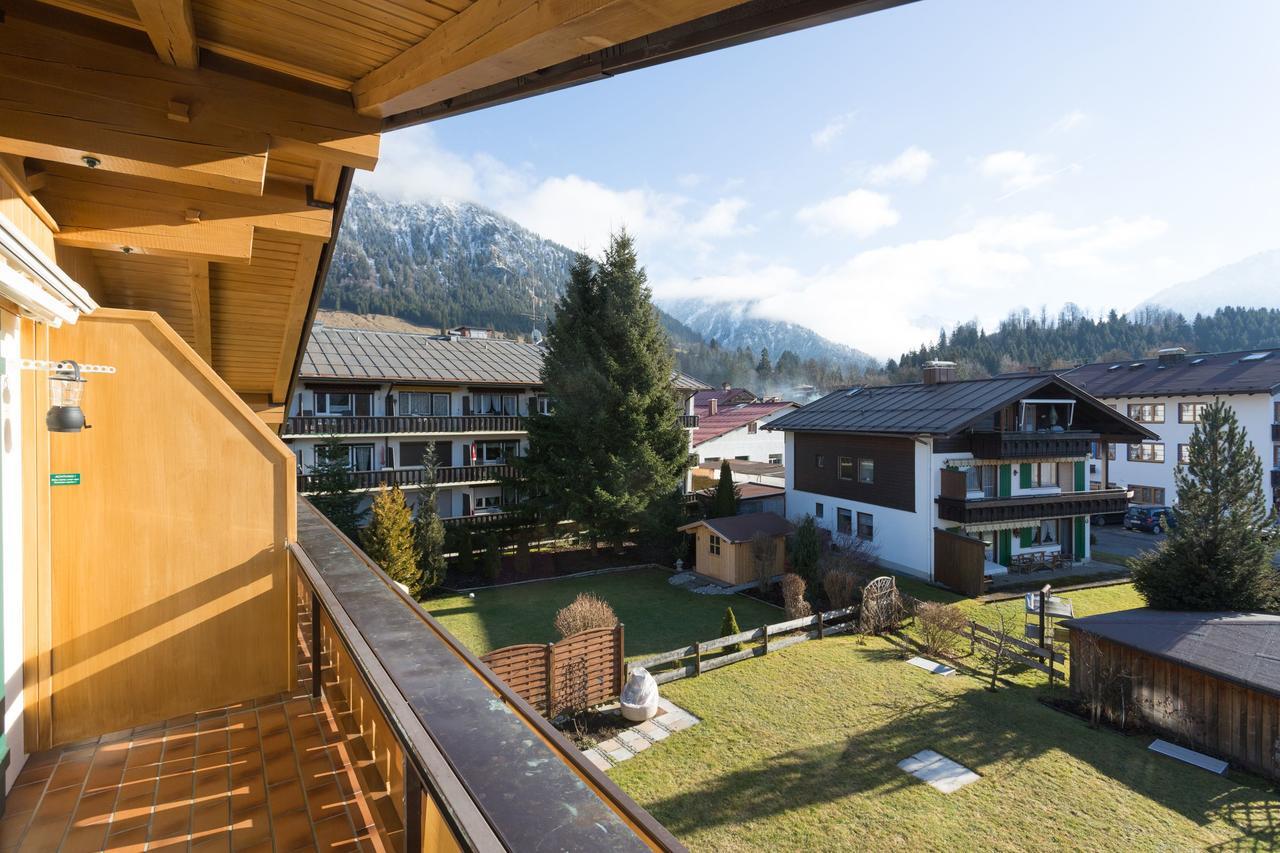 Alpenflair Ferienwohnungen Gaestehaus Tepferdt Oberstdorf Exterior foto